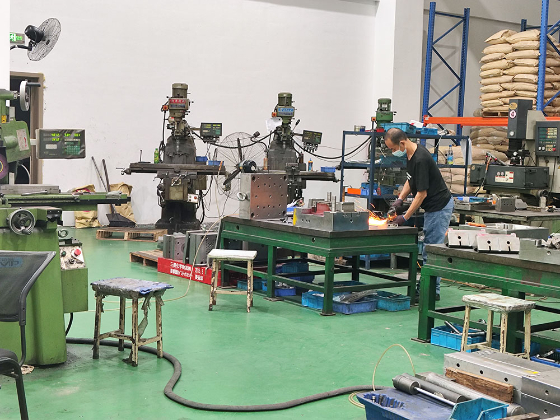 嘉善工廠正式批量加工大小插片散熱器